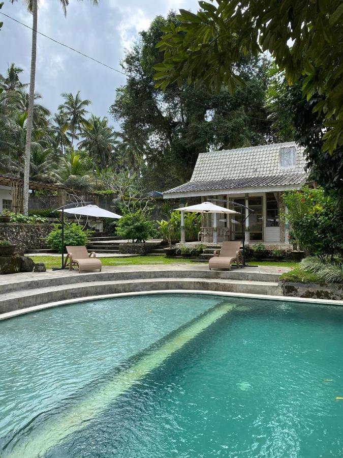 Aventus Resort Ubud 뜨갈랄랑 외부 사진